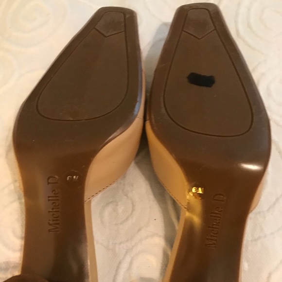 Michelle D slip on mules. Size 6.5. Cream color - Picture 3 of 5